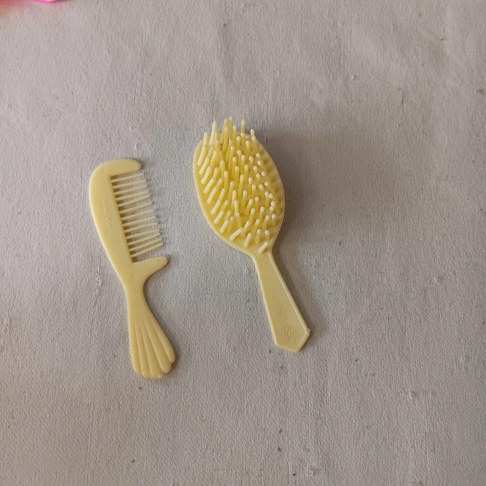 Vintage Doll Brush Comb 3